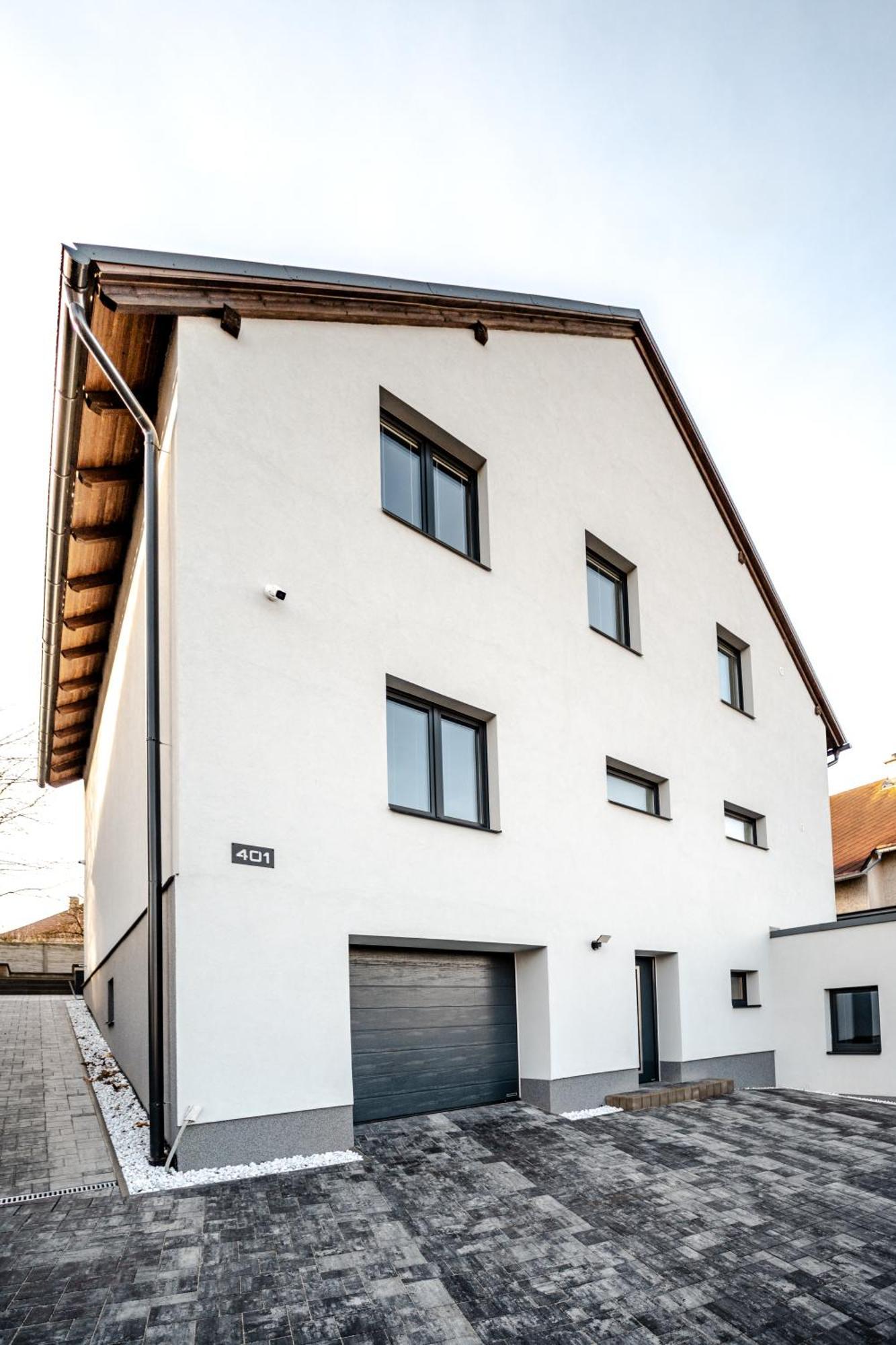 Apartmany Tera Miletin Екстер'єр фото