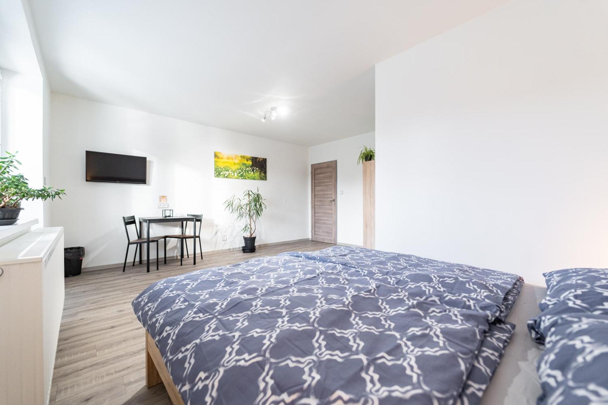 Apartmany Tera Miletin Екстер'єр фото
